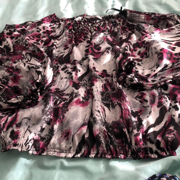 3/30$Larry Levine Beautiful animsl printed top size xl - Picture 1 of 4